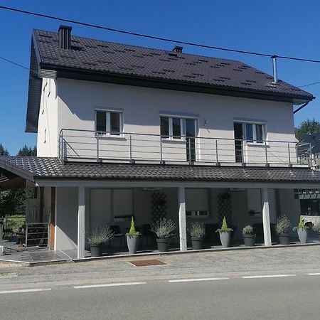 Guest House Mylan Licko Petrovo Selo Экстерьер фото