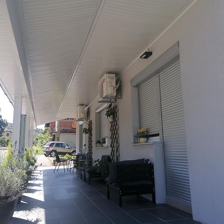 Guest House Mylan Licko Petrovo Selo Экстерьер фото