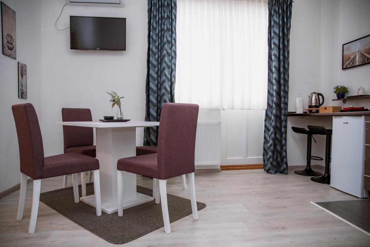 Guest House Mylan Licko Petrovo Selo Экстерьер фото