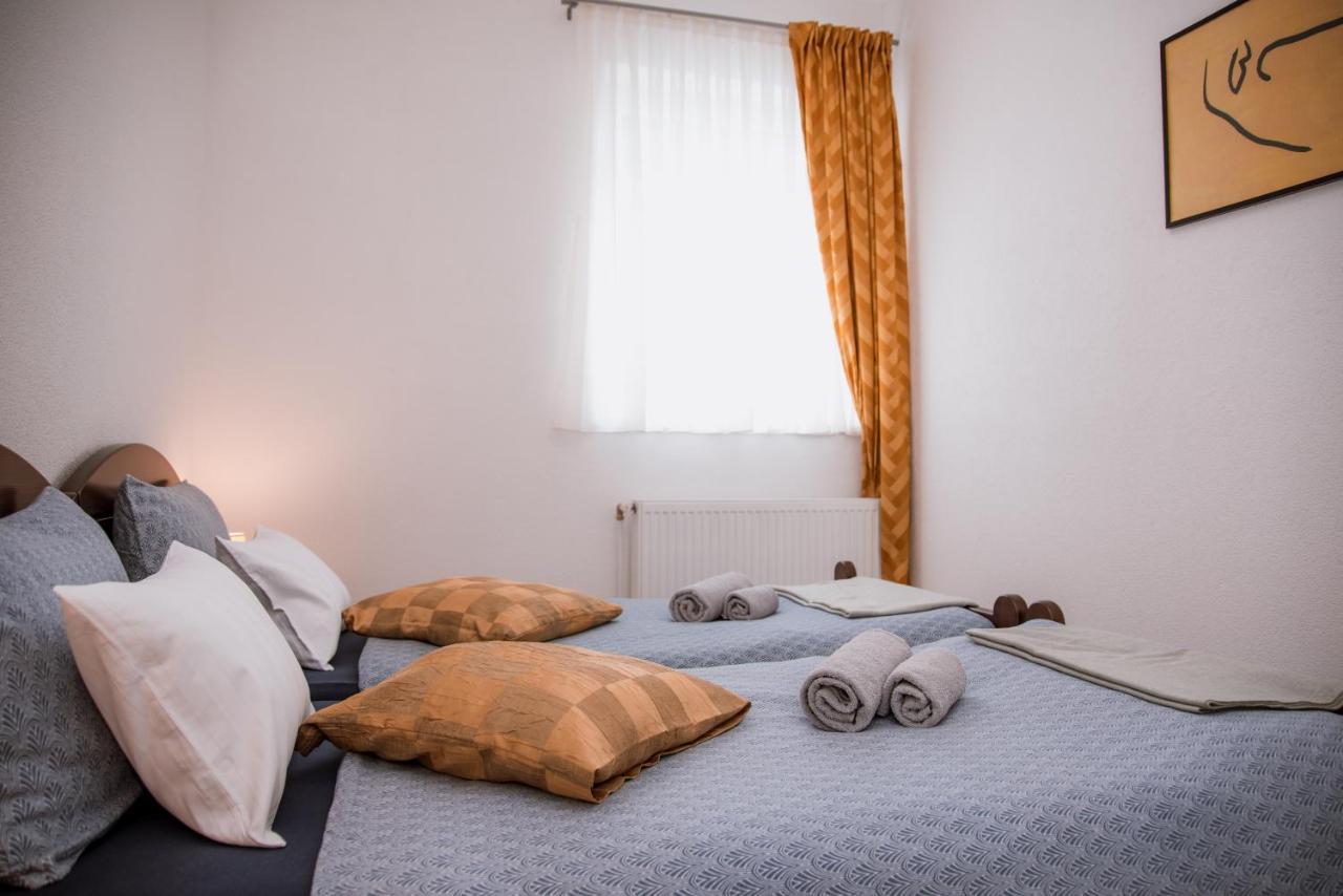 Guest House Mylan Licko Petrovo Selo Экстерьер фото