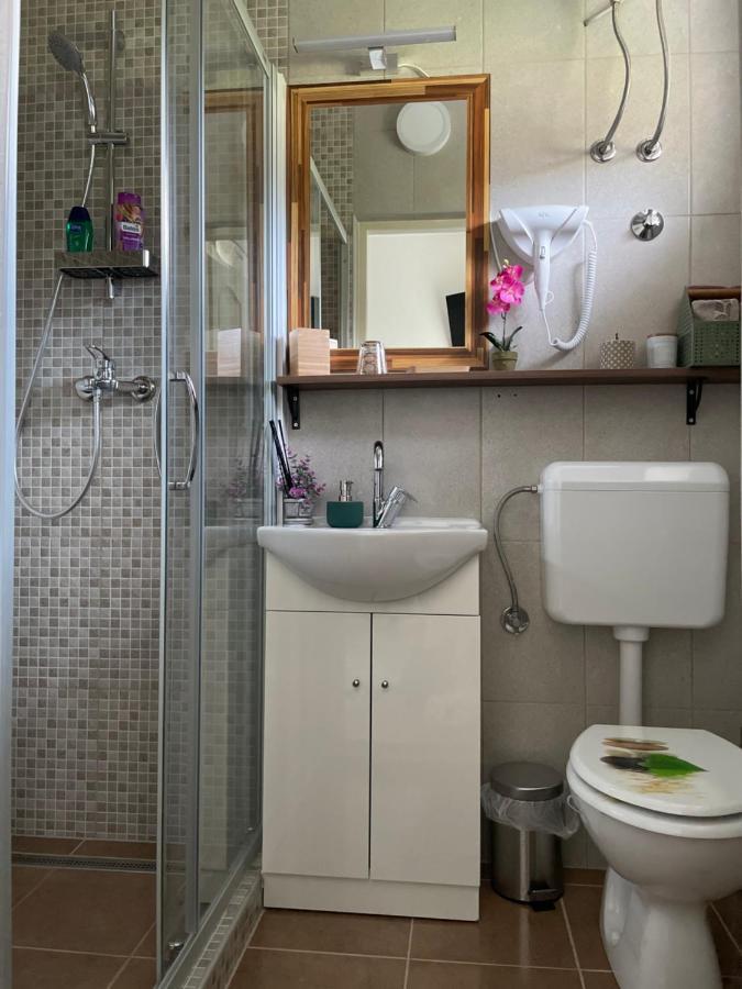 Guest House Mylan Licko Petrovo Selo Экстерьер фото